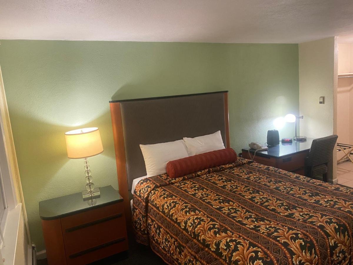 Sentinel Motel West Chester Eksteriør bilde
